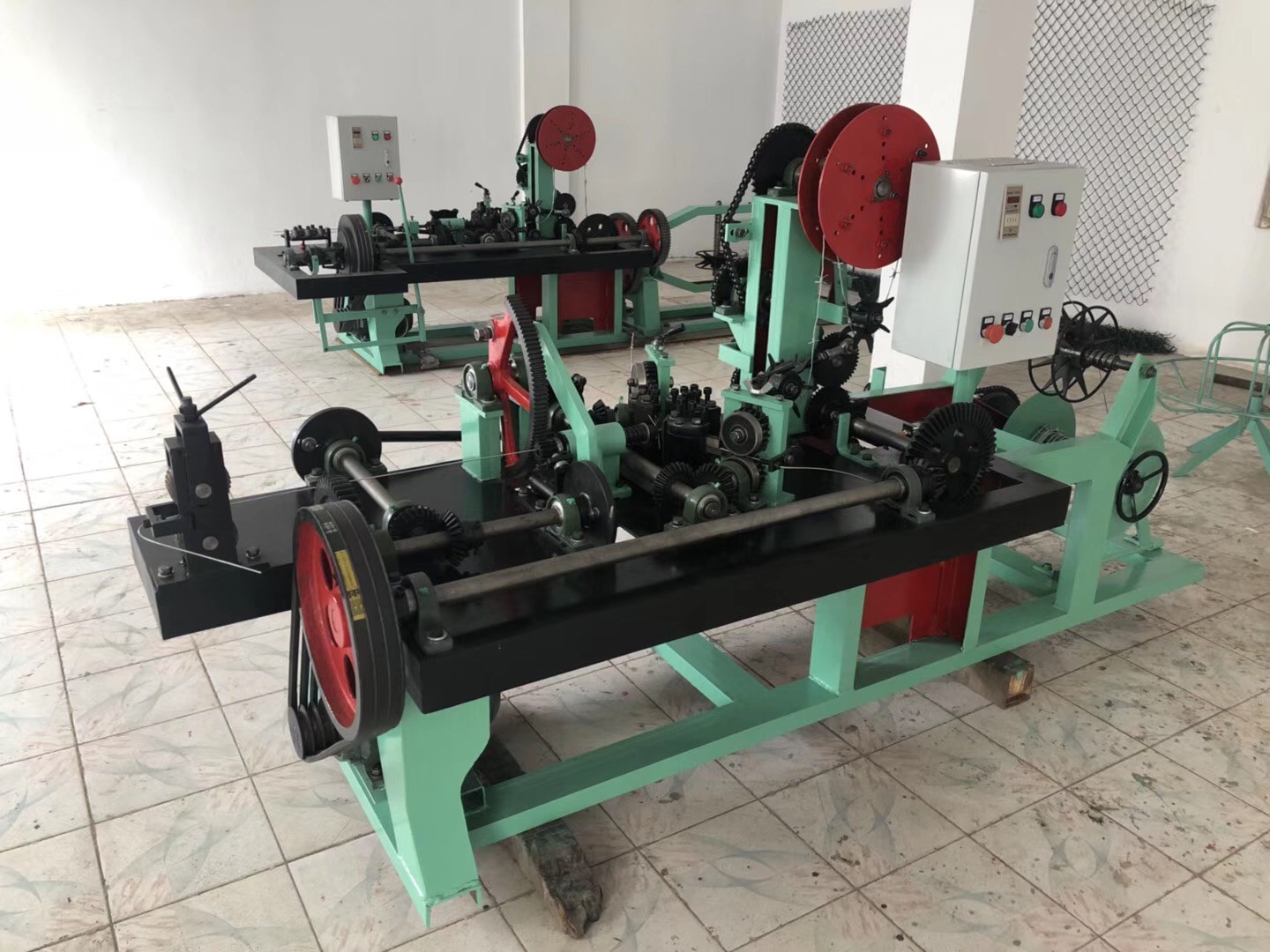 barbed wire machine